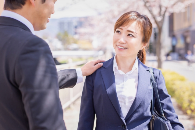 励まされる女性