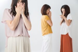 女性のいじめ