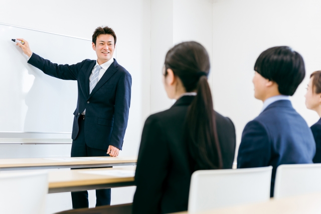 セミナー講師