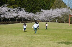 走る子供達